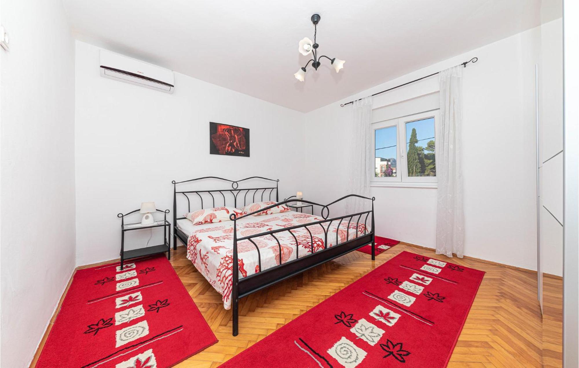 Lovely Apartment In Kastel Kambelovac With Wifi Kaštela Eksteriør billede
