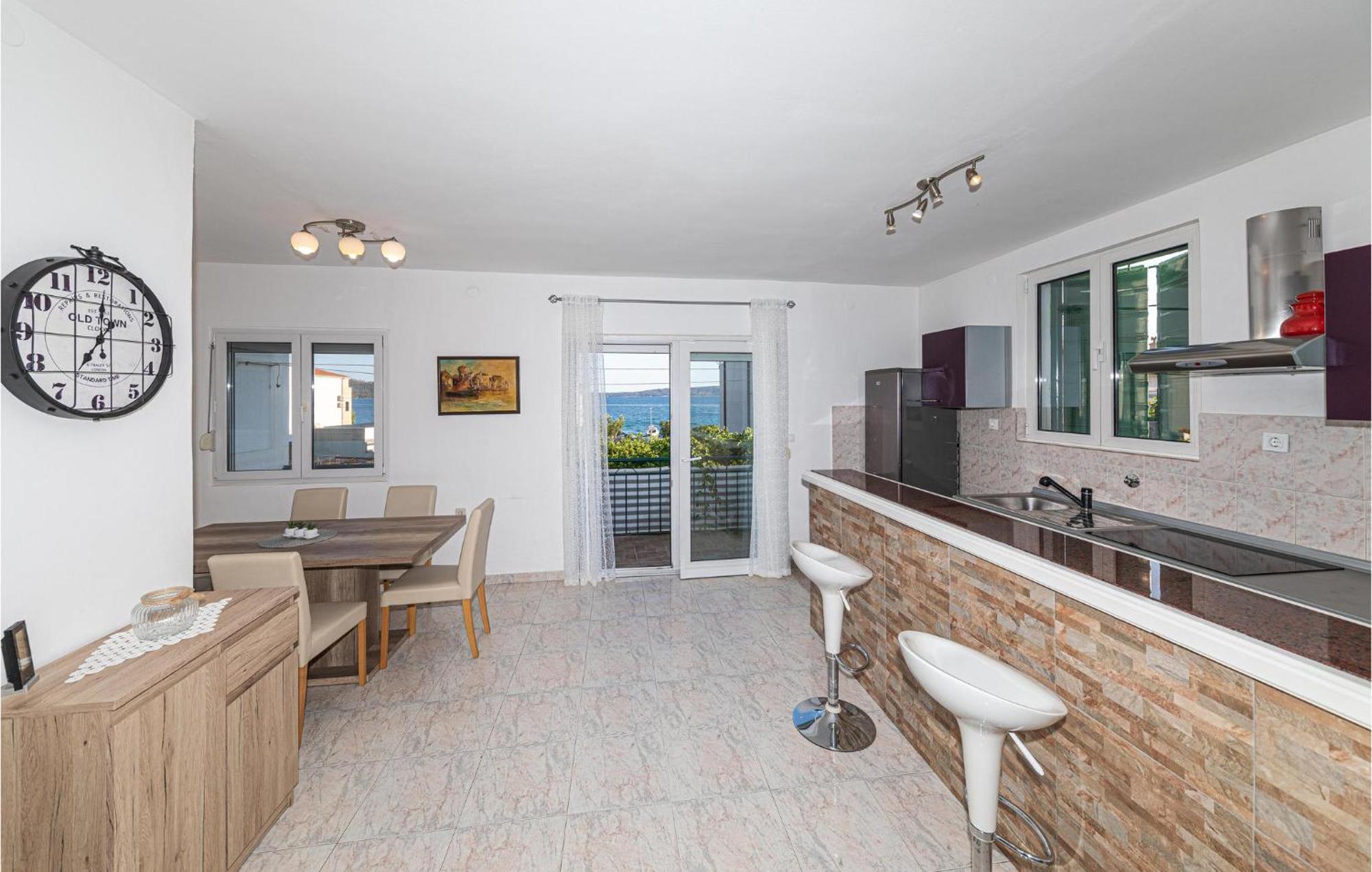 Lovely Apartment In Kastel Kambelovac With Wifi Kaštela Eksteriør billede
